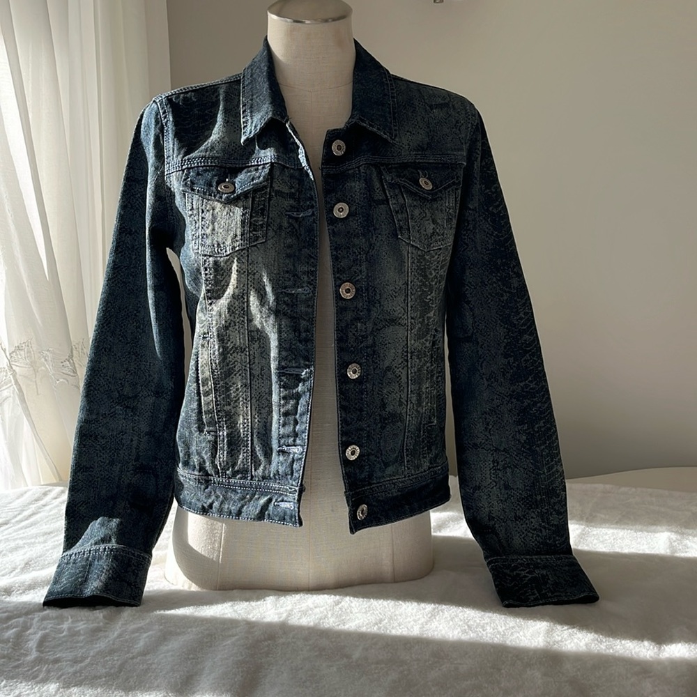 Oxygen collections snake print t denim jacket size medium